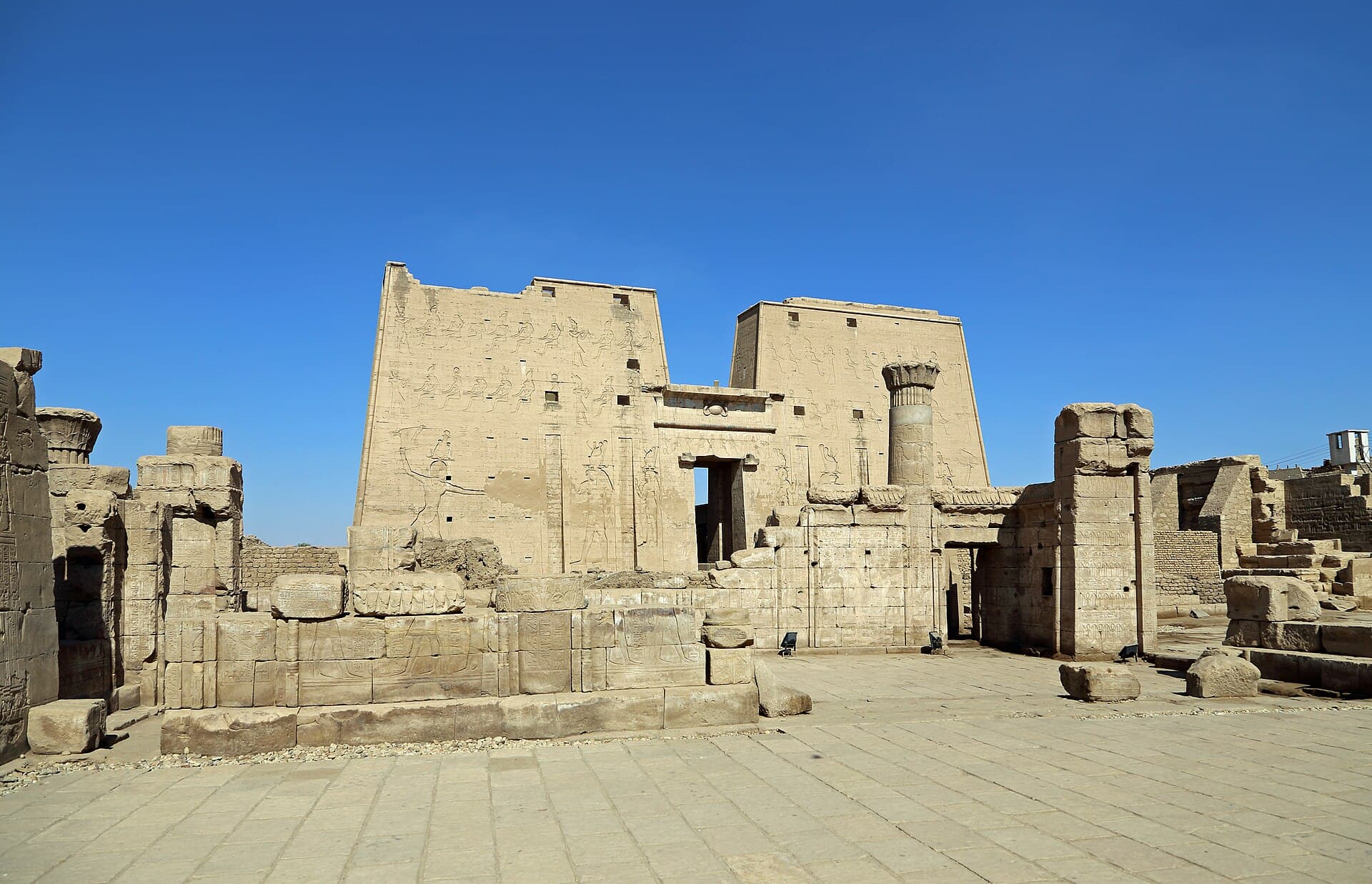 Edfu-Tempel: der Horus-Tempel, Ägyptens vollständigster Tempel